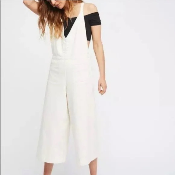Free People Pants - NEW FREE PEOPLE GREAT REFLECTION WIDE LEG HALTER DENIM JUMPSUIT IN OFF WHITE 8